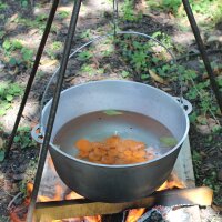 4L Aluminium Kasan mit Dreibein Camping Schwenktopf outdoor Kazan mit Bügel